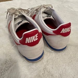 US Women size 8 Nike Shoes
